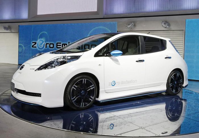 Ένα αγριεμένο Nissan Leaf